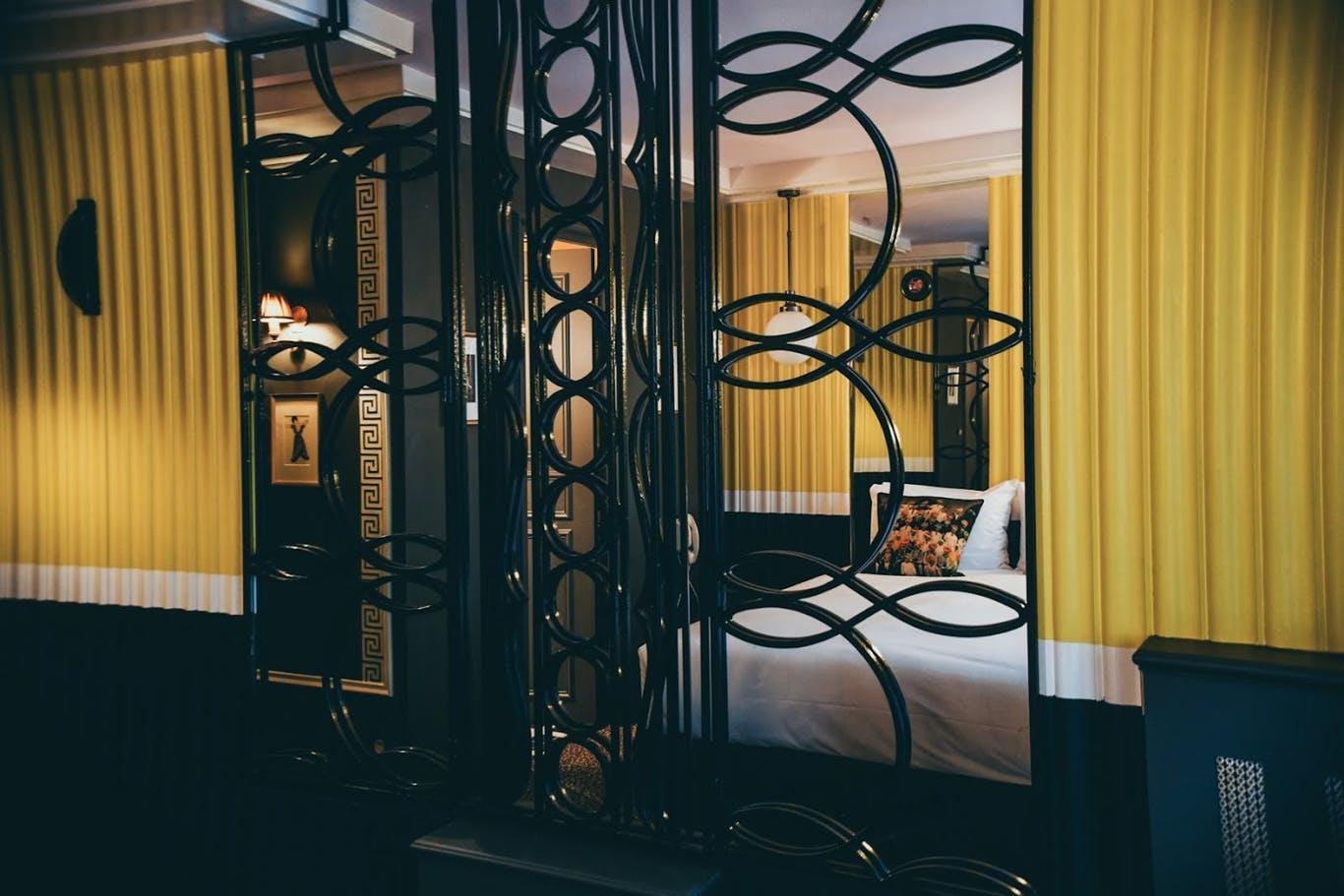 La Mondaine