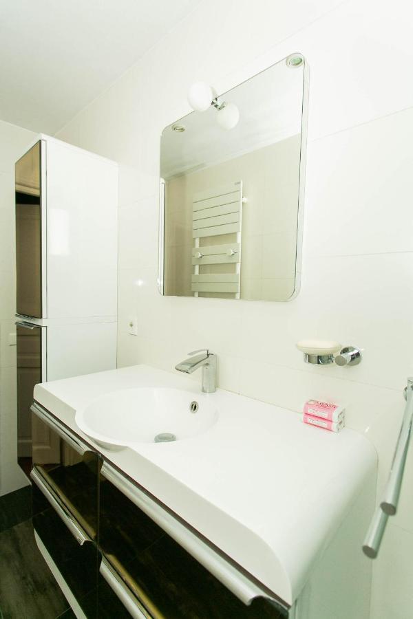 Le Marais Republique Apartment Paris