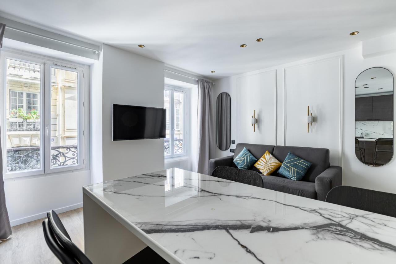 Faubourg Saint-honoré/ Boétie Apartement 4p Courcelle *