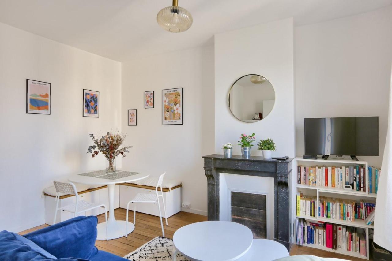 Appartamento Charming With Balcony For 2 Parigi