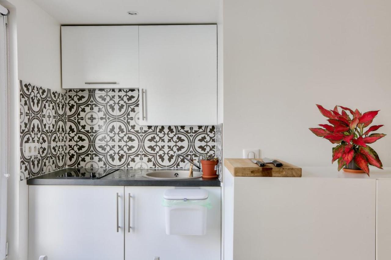 Super Studio In The 11th District * Paris