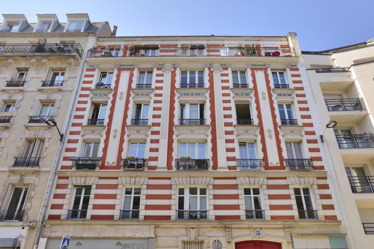 Charming With Balcony For 2