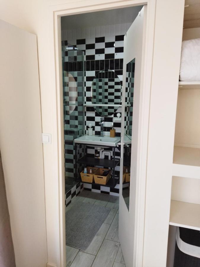 2 Pieces Renove Apartment Paris