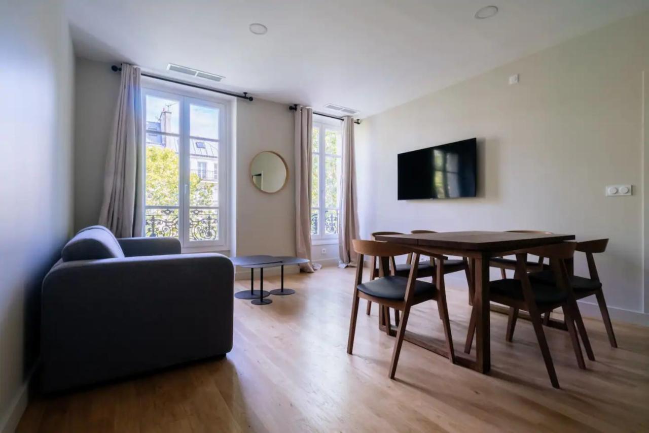 Apartment Stylish 2 Bedroom In Paris