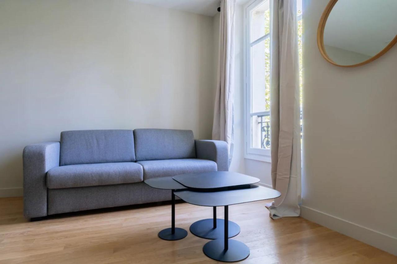 Stylish 2 Bedroom In Apartment *
