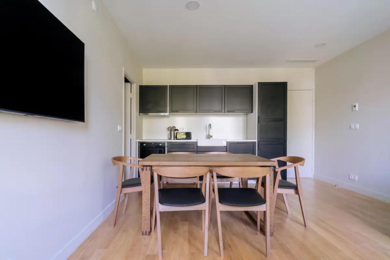 Stylish 2 Bedroom In Apartment
