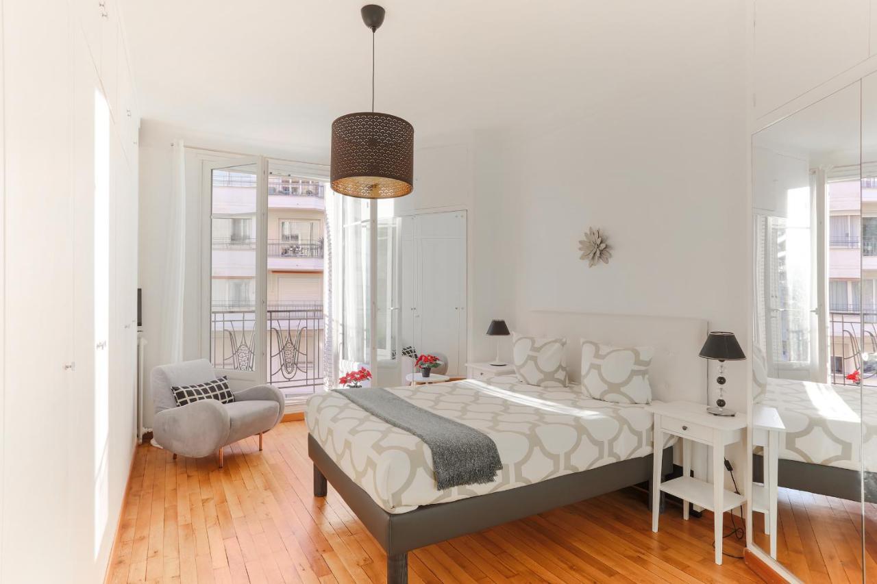 Apartment Place Du Trocadero Paris
