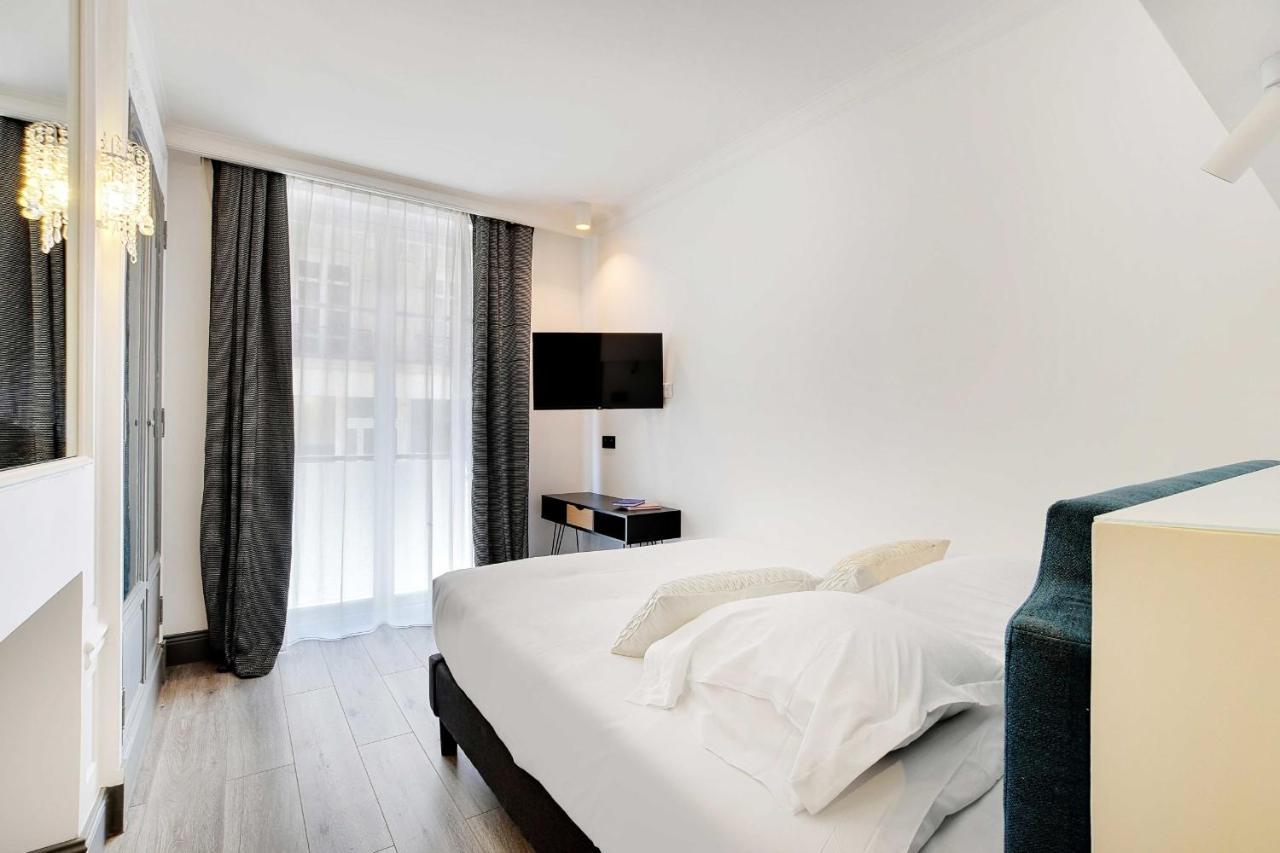 Magnifique - 2br - 6p - Place De L'etoile