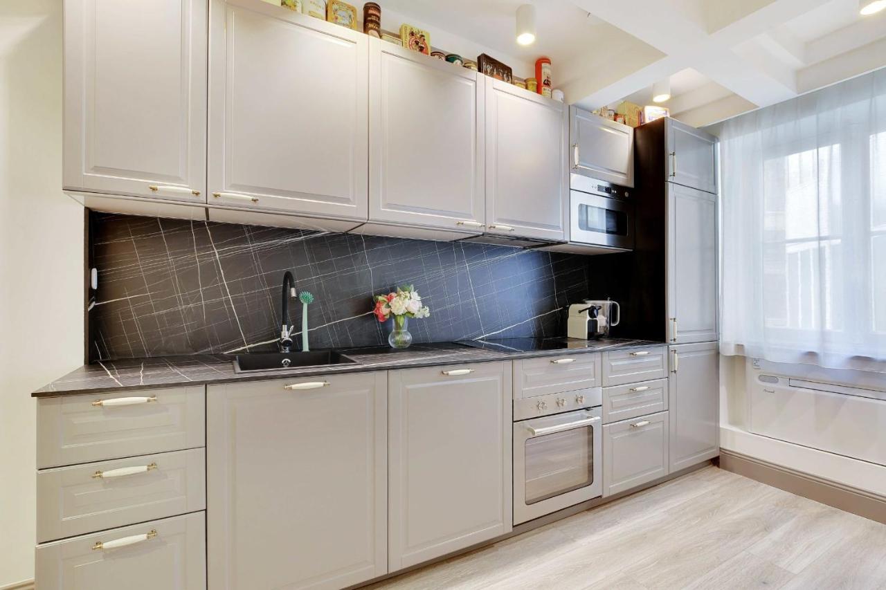Apartment Magnifique - 2br - 6p - Place De L'etoile Paris