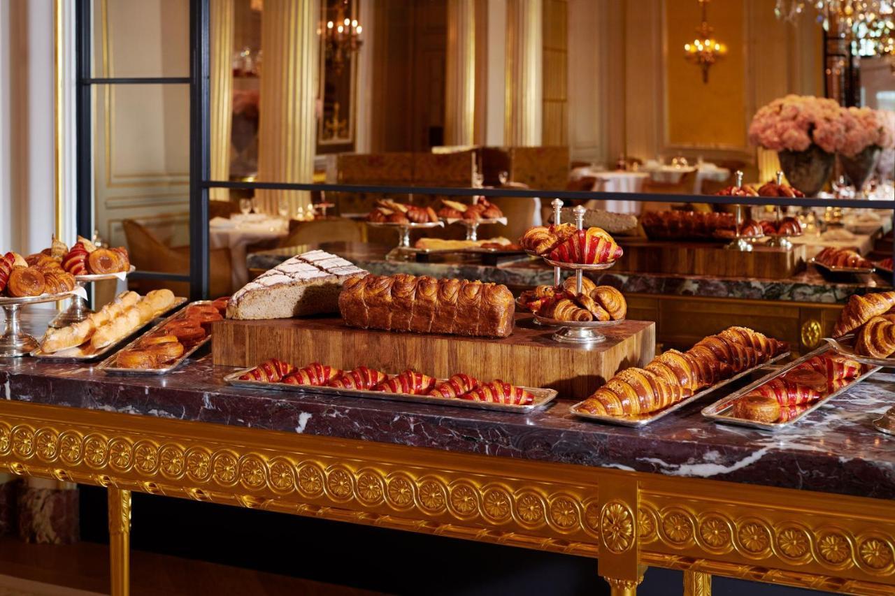 Plaza Athénée - Dorchester Collection