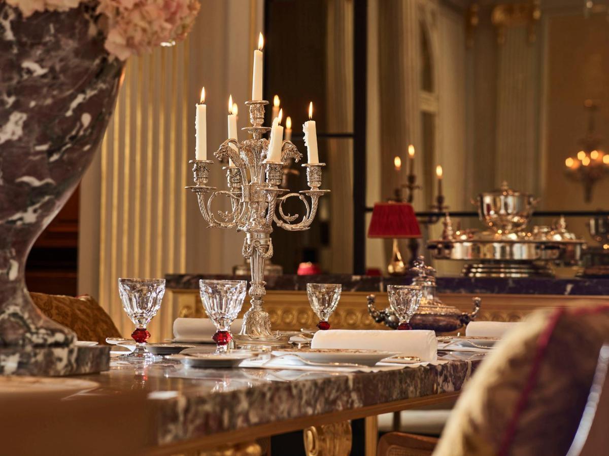 Plaza Athénée - Dorchester Collection