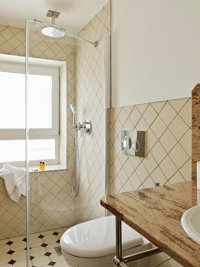 New Lafayette Hotel 4*