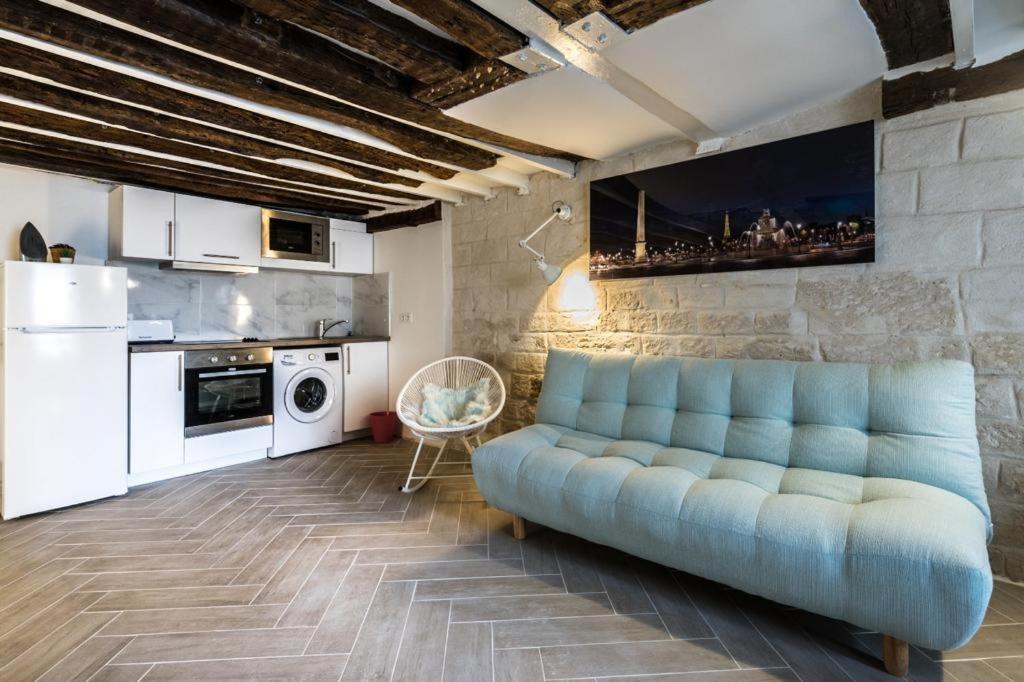 Typical Parisian Flat In Le Marais * Parigi