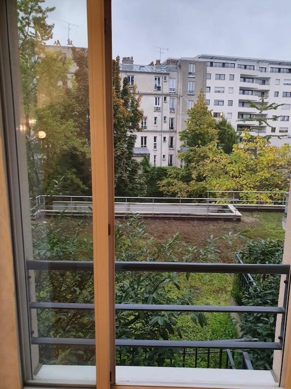 Apartment Central Calme Totale Standing Buttes Chaumont *
