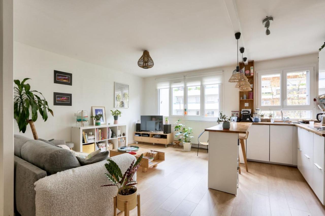 Bright For 4 With Balcony Parigi