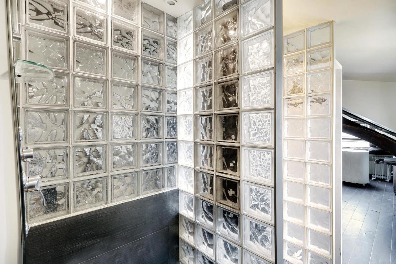 Pick A Flat's In Le Marais - Rue Saint Merri