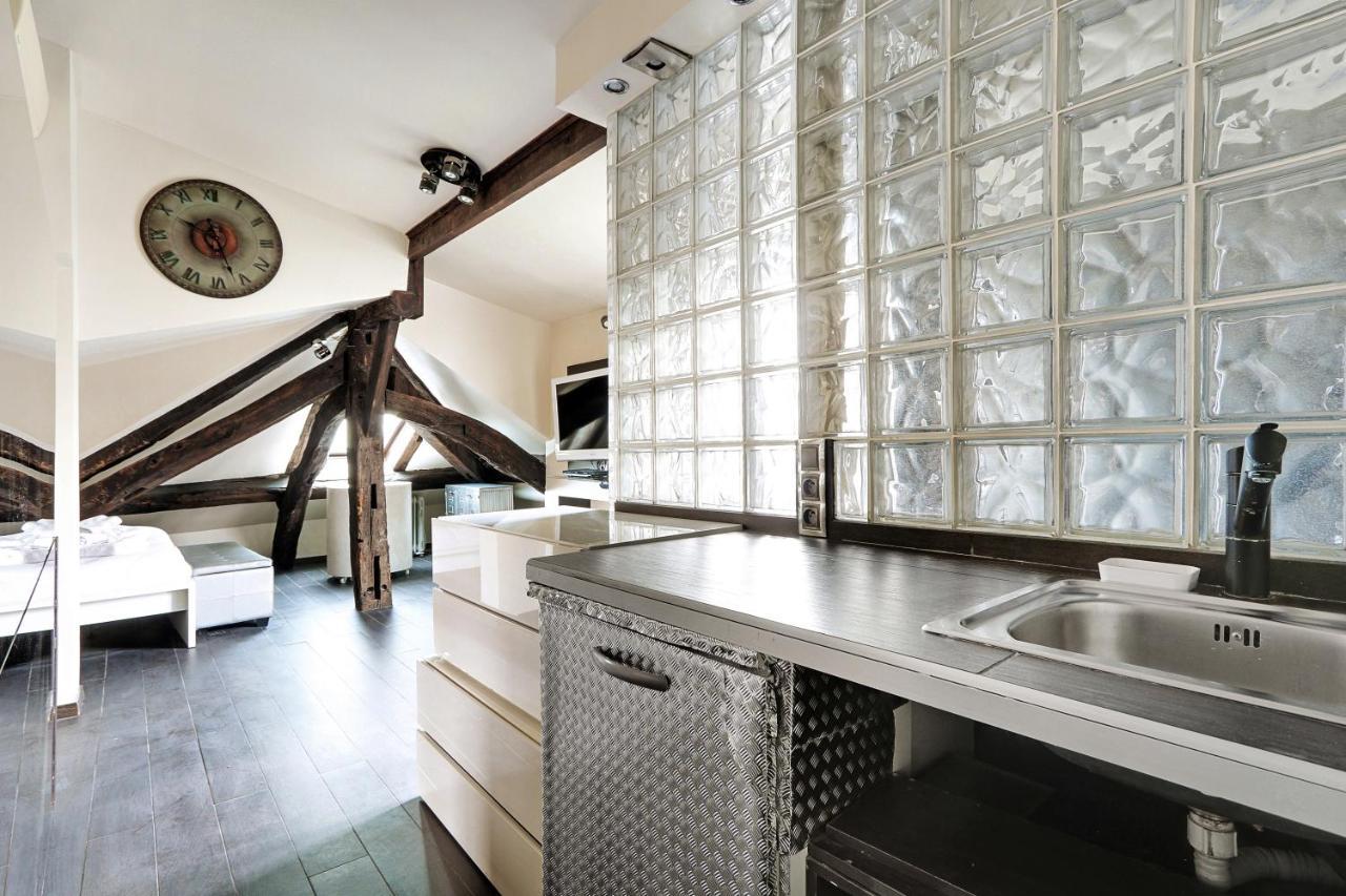 Pick A Flat's In Le Marais - Rue Saint Merri *