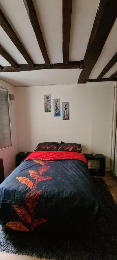 Apartment Cozy Apt Heart Of Paris, 3 Mins Louvre Paris