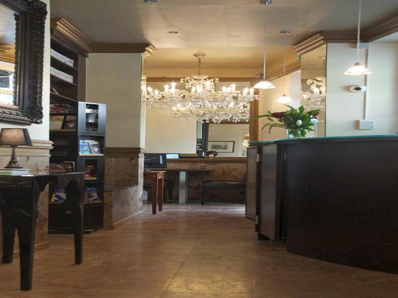 Petit Saint-honore Hotel Paris