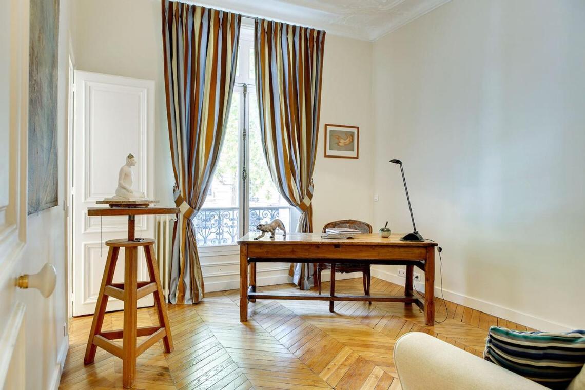 In A Great Location Close To The Eiffel Tower Appartamento