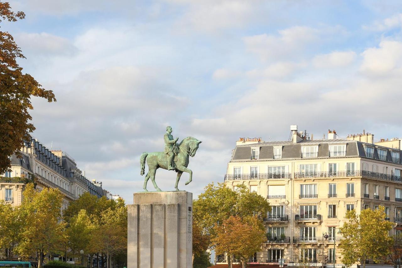 Victor Hugo Flat Parigi