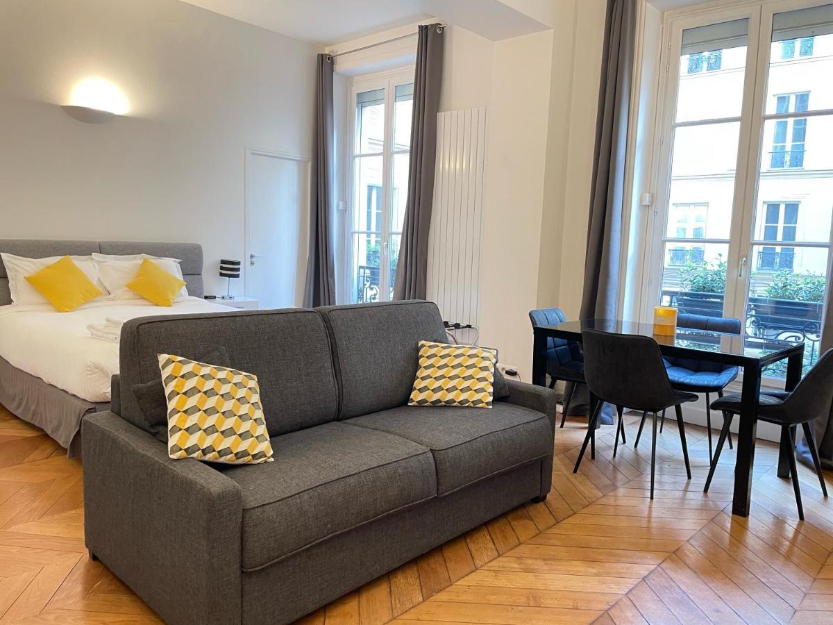 Square Bed & Breakfast Parigi
