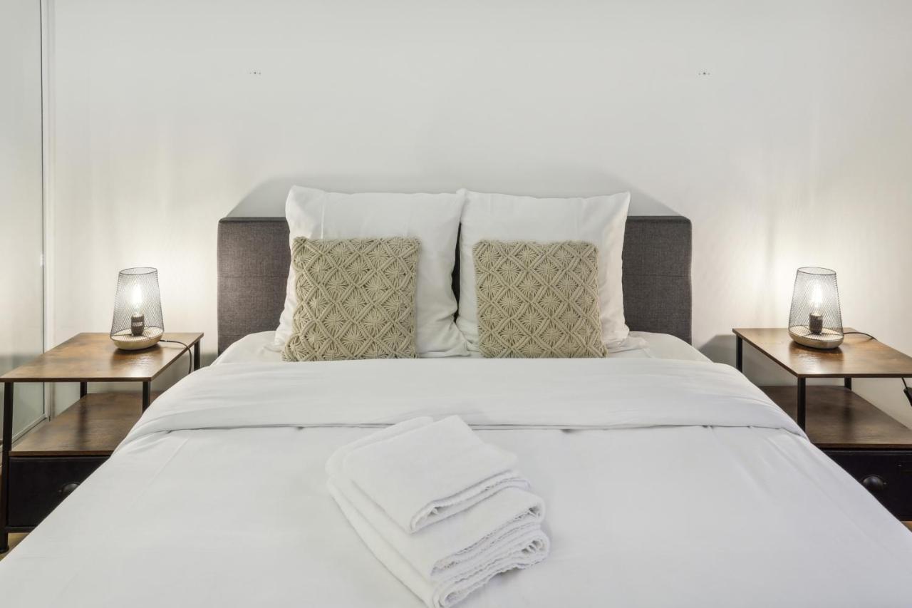 Superbe 2 Pieces Au Coeur Du Xvieme Bed & Breakfast *