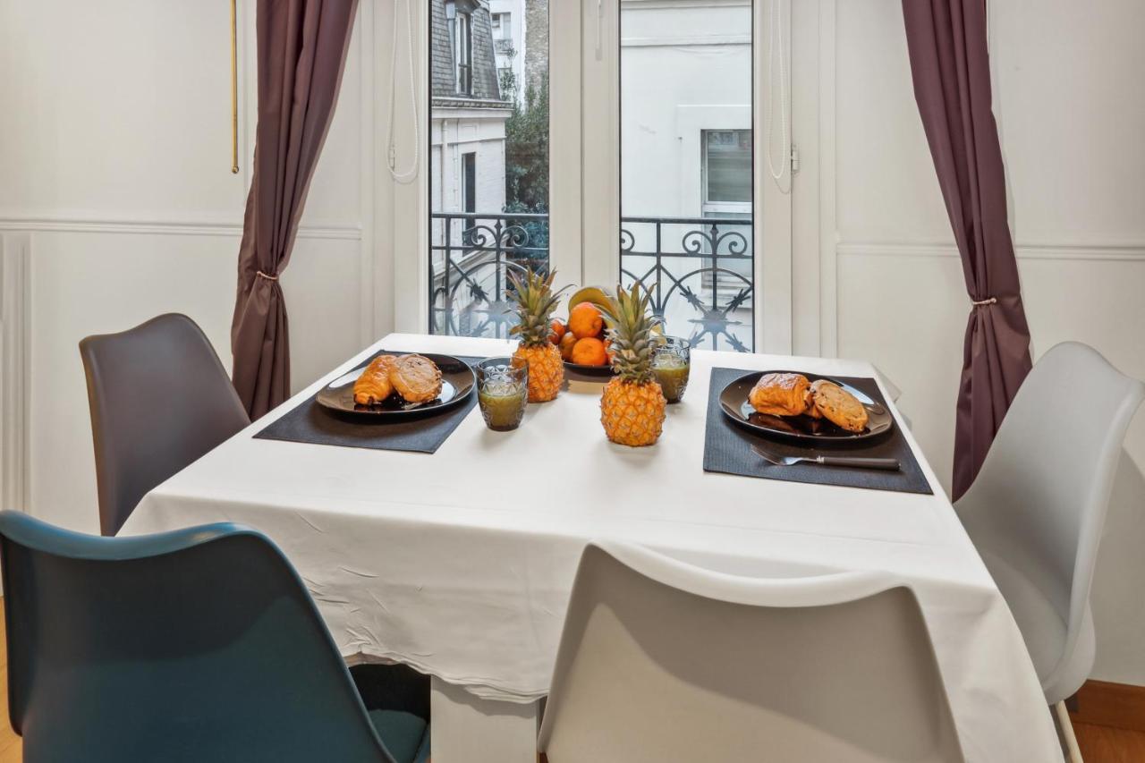 Superbe 2 Pieces Au Coeur Du Xvieme Bed & Breakfast *