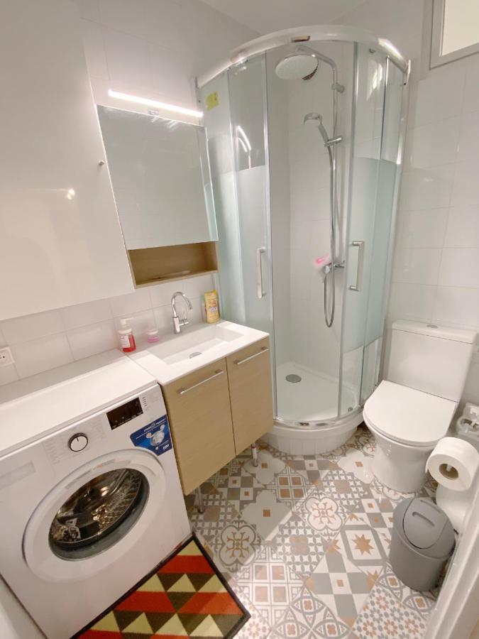 Paris: Agreable D'un Grand Artiste Apartment