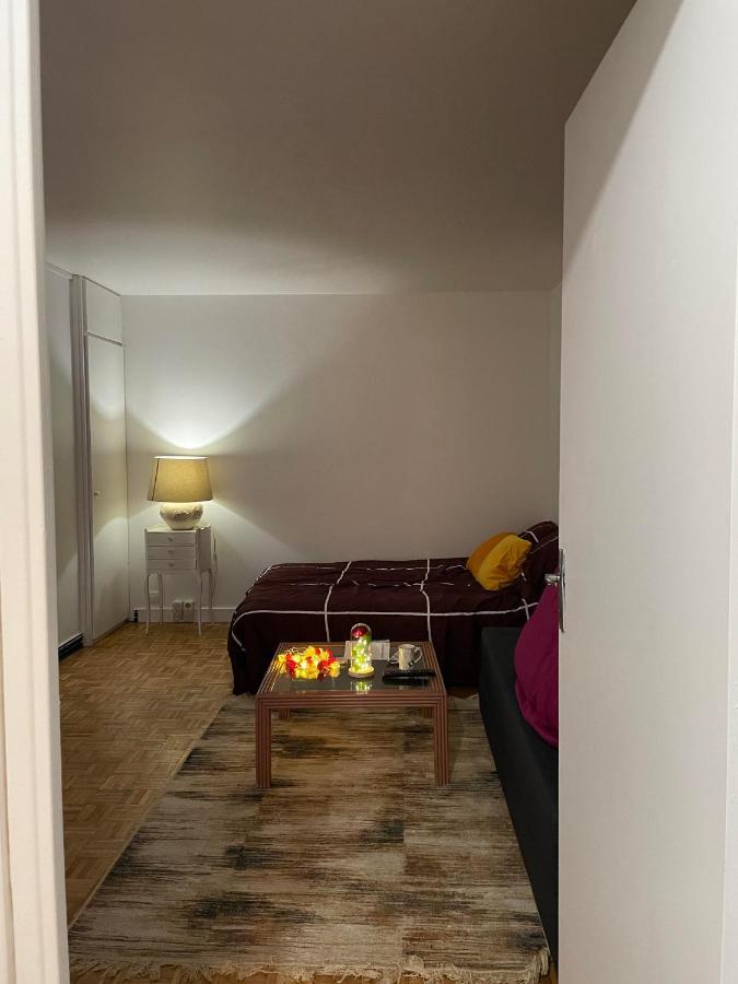 Netflix And Cosy Romantic Parigi