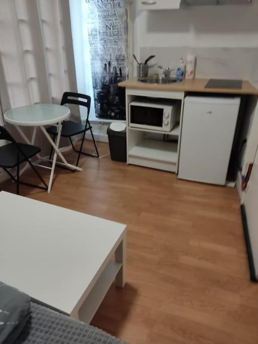 Apartment 13 *