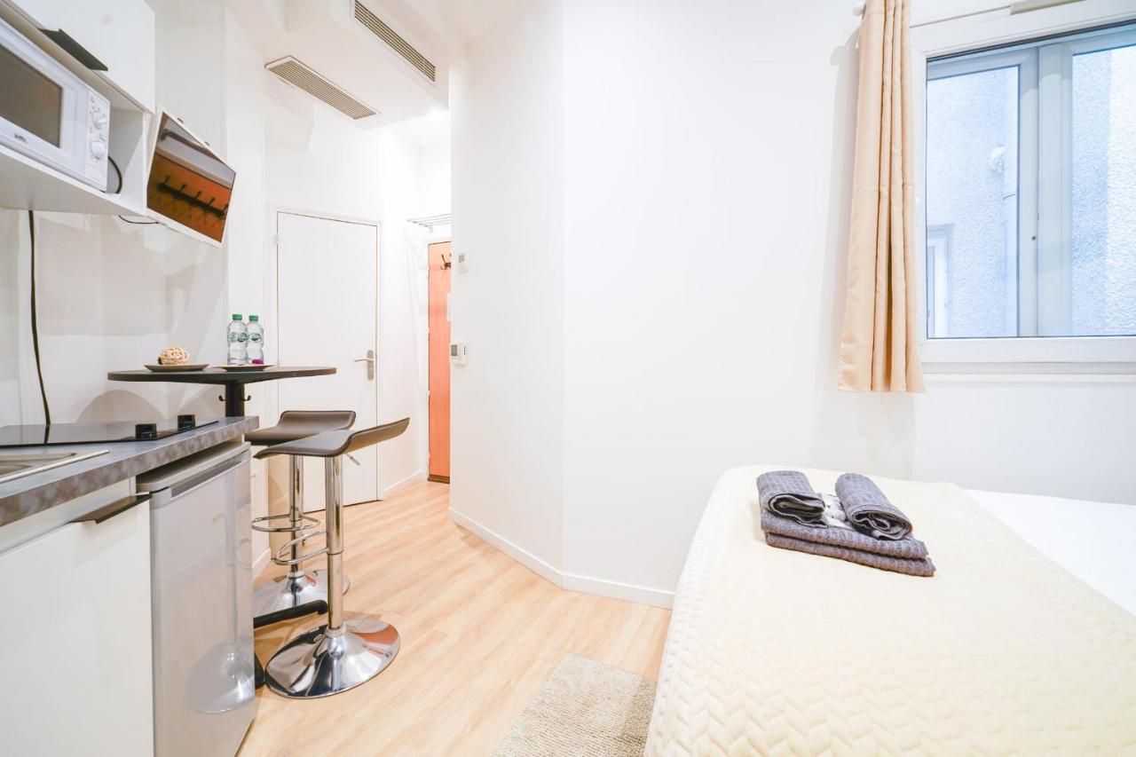 Appartamento X Well Located Studio Fully Renovated In Center Parigi