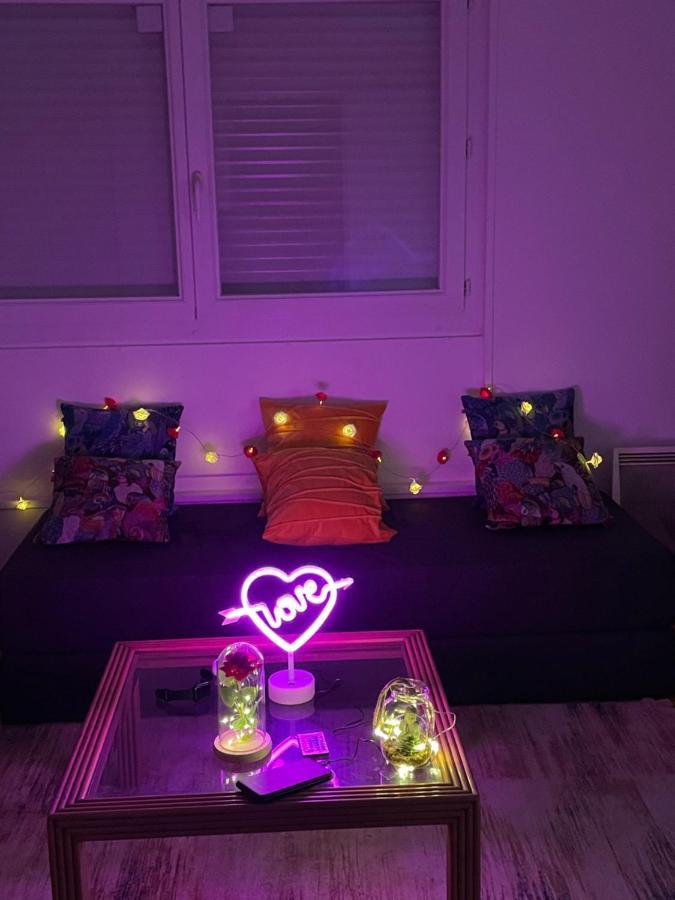 Netflix And Cosy Romantic Parigi