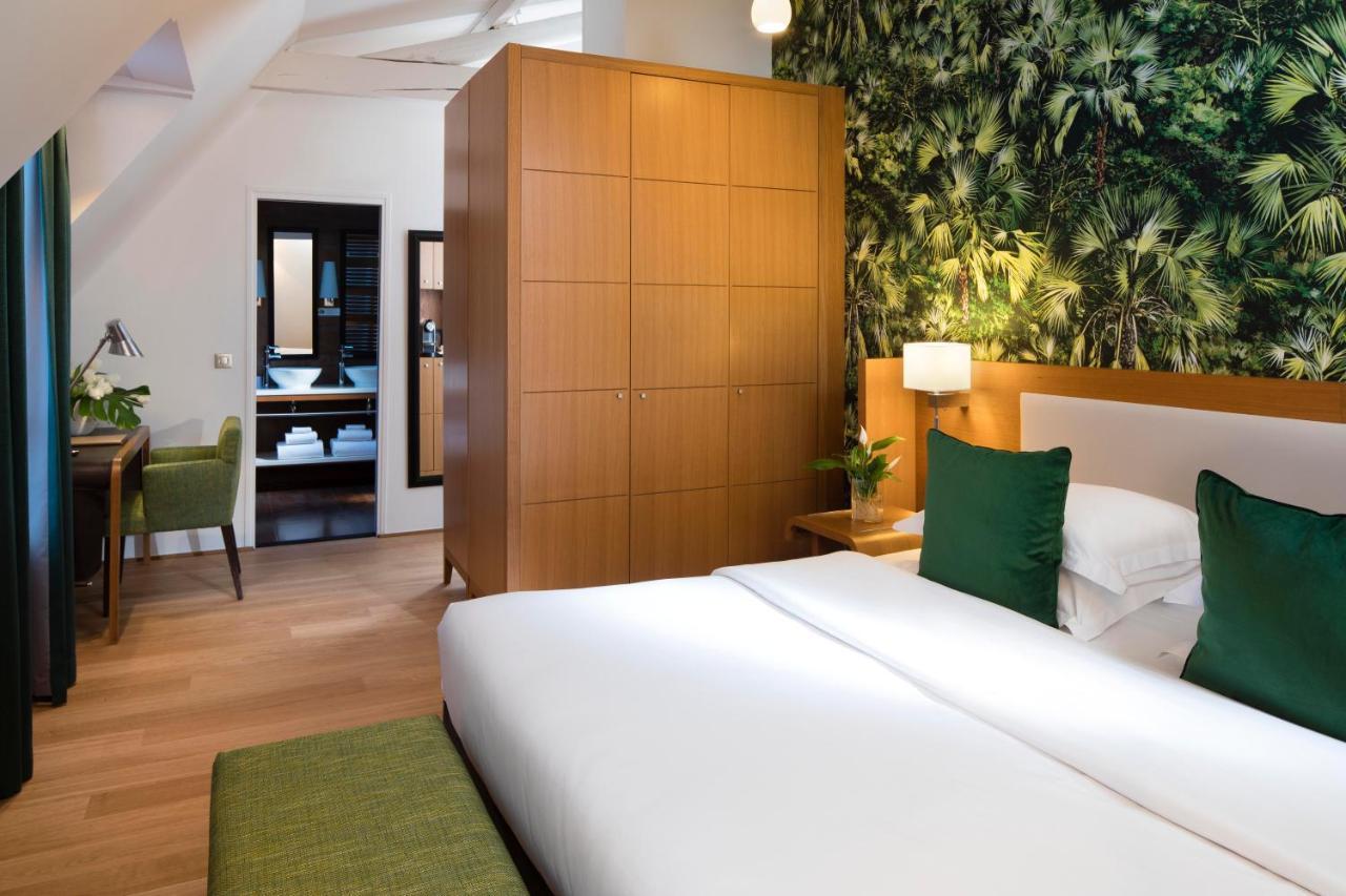 Le Six Hotel