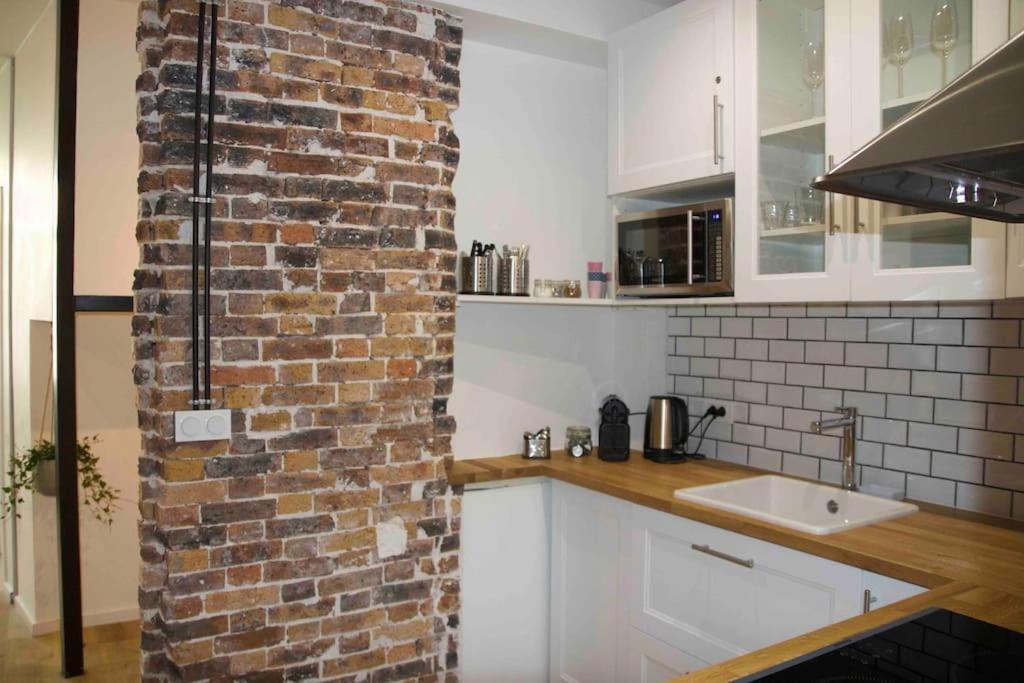 Another Brick In The In Sleeps 9 Apartment