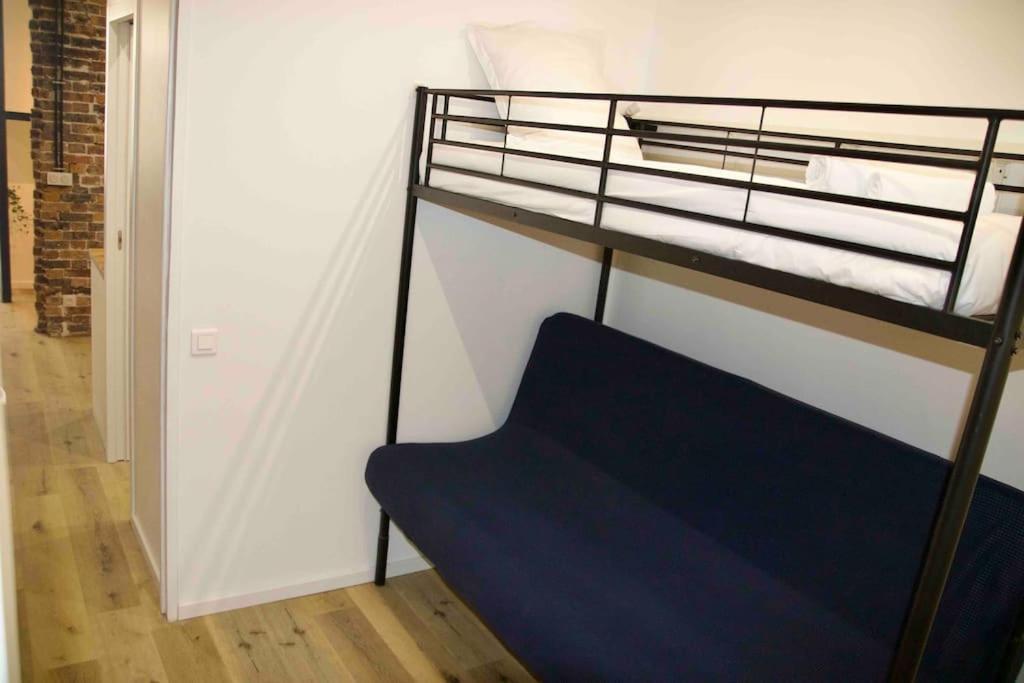 Another Brick In The In Sleeps 9 Apartment