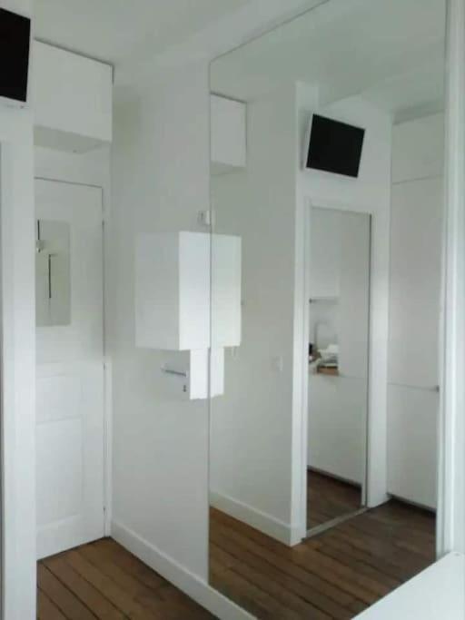 Studio Propre Calme Vue Ascenseur Apartment *
