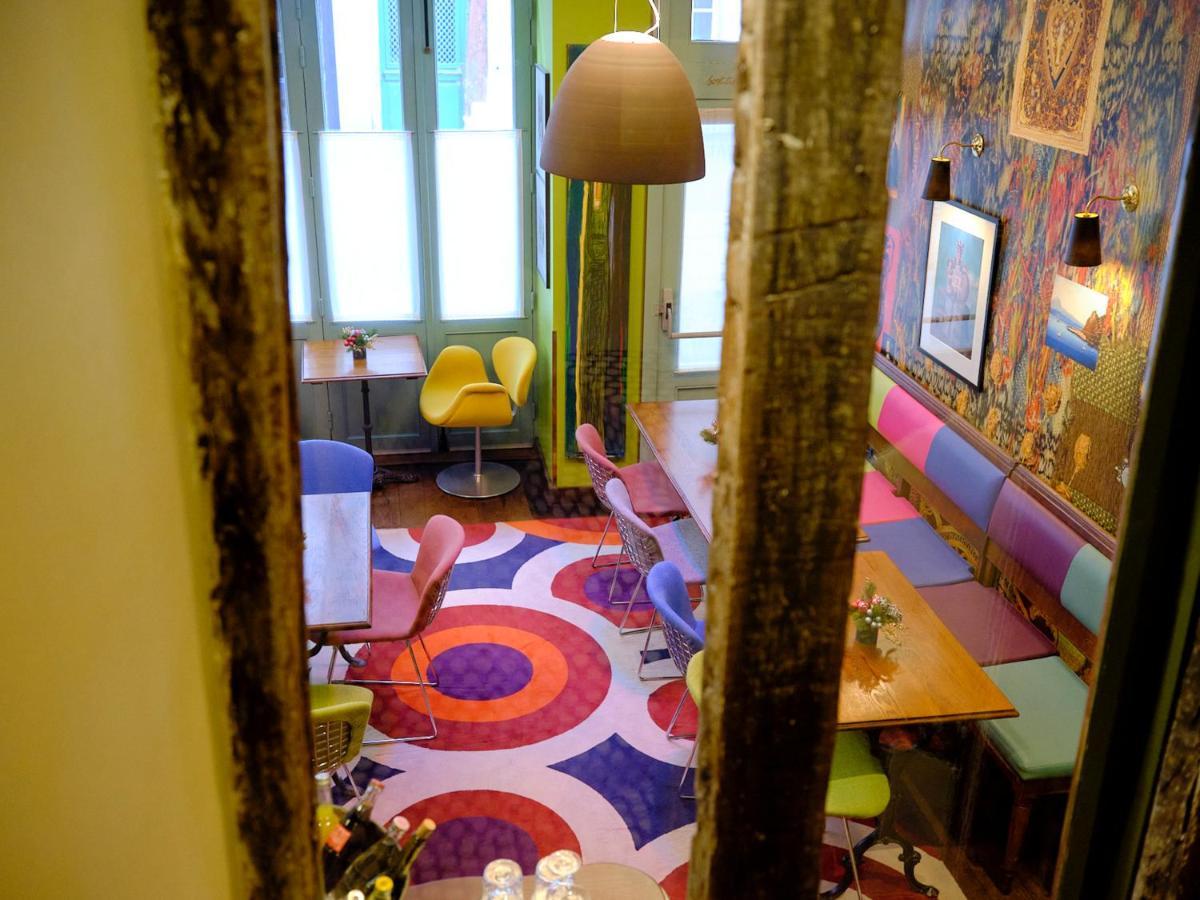 Du Petit Moulin, Haute Couture By Lacroix Hotel