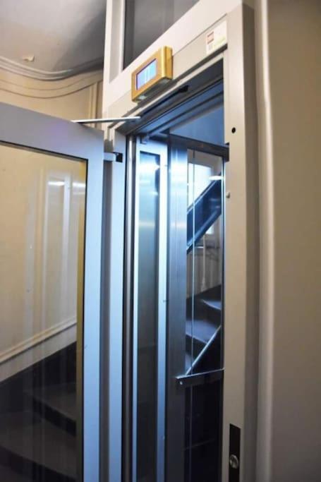 Studio Propre Calme Vue Ascenseur * Paris