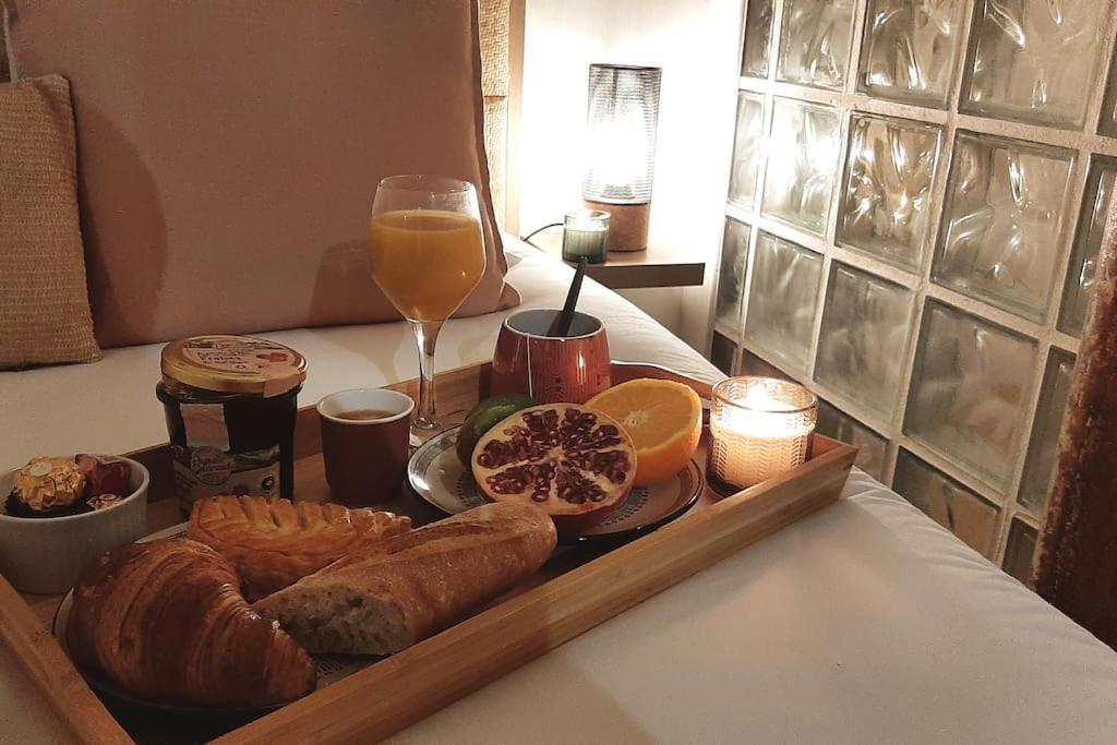 Midnight In Montmartre Apartment Paris