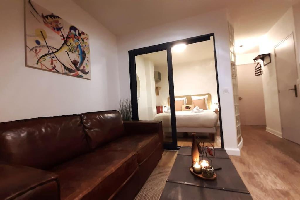 Apartment Midnight In Montmartre Paris