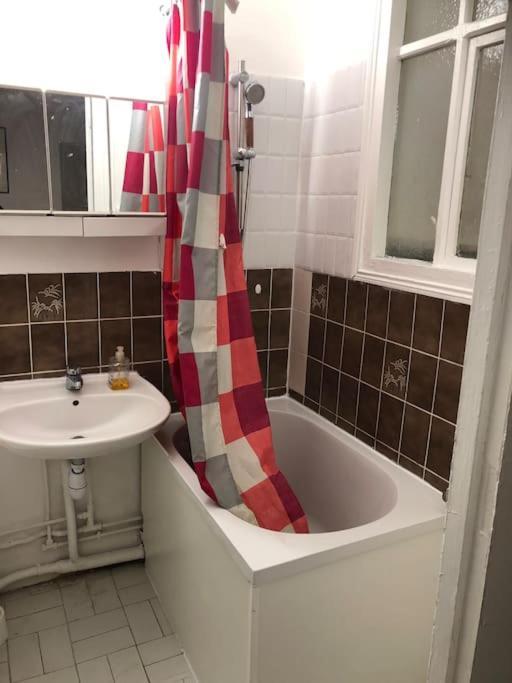 Appartamento Beau Appartement,proche De Metro Parigi