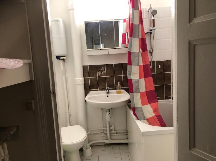 Beau Appartement,proche De Metro Appartamento