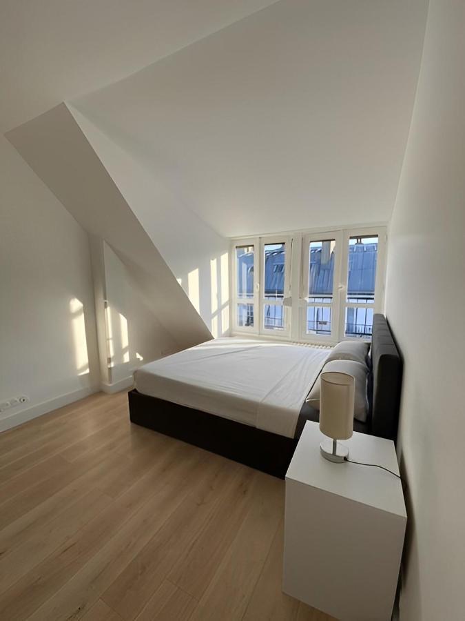 Apartment Upscale 80m2 2 Bedroom Near Champs Elysees *