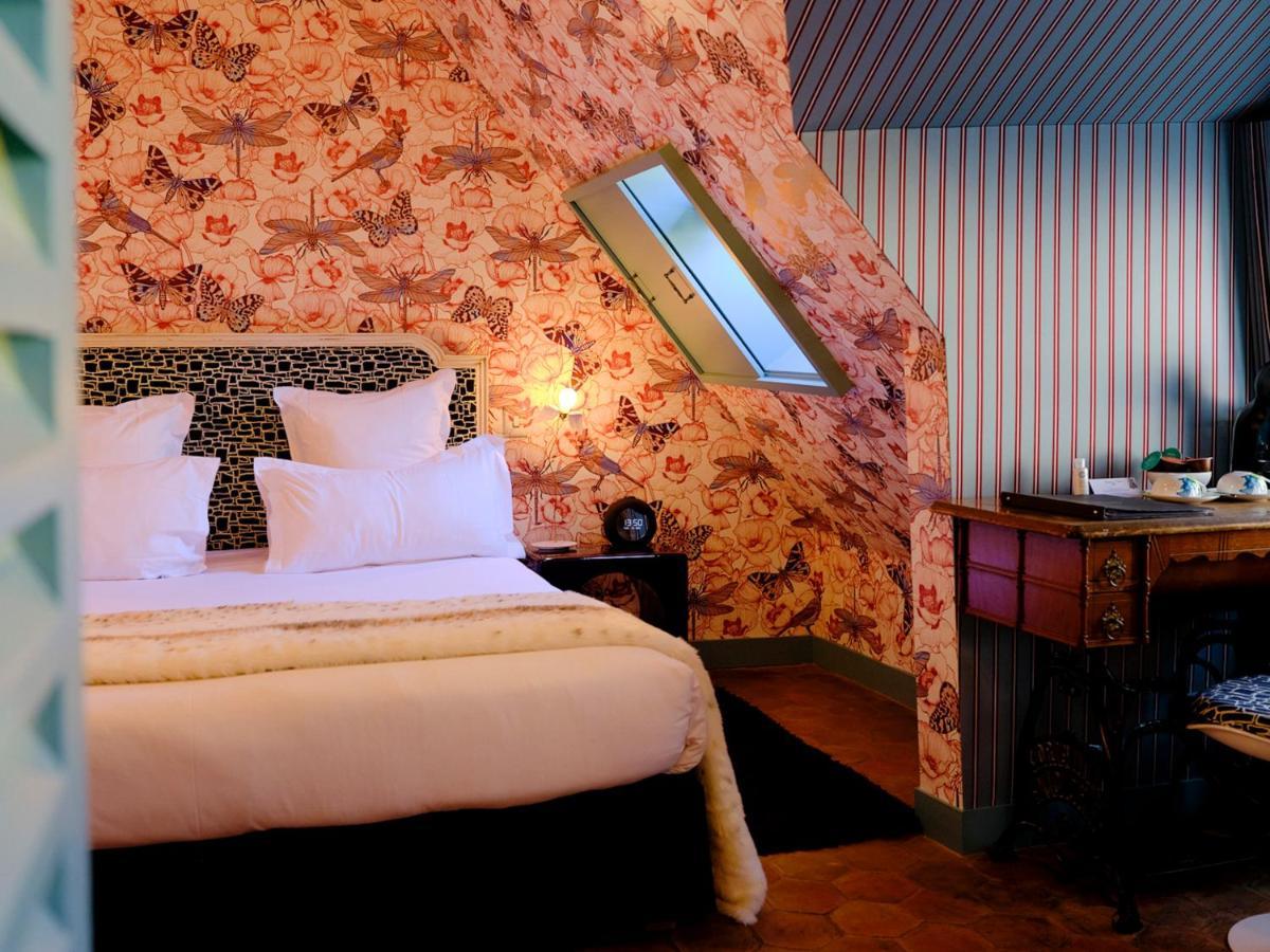 Du Petit Moulin, Haute Couture By Lacroix 4* Parigi