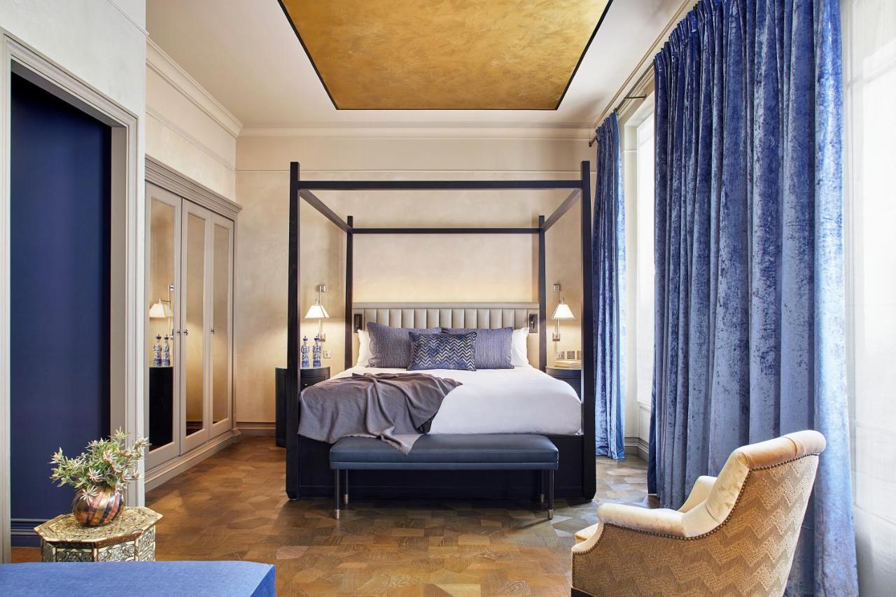 Hotel De Montesquieu 5*