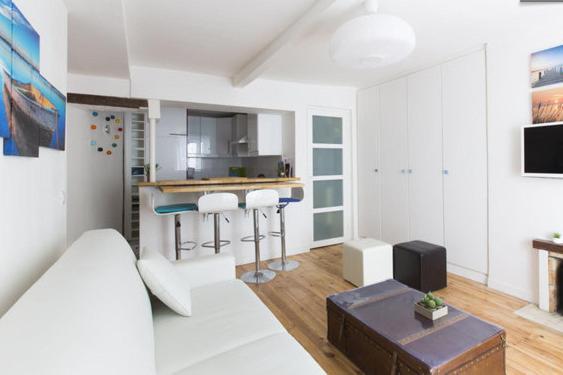 High Standing 2-room In Latin Quarter Apartment
