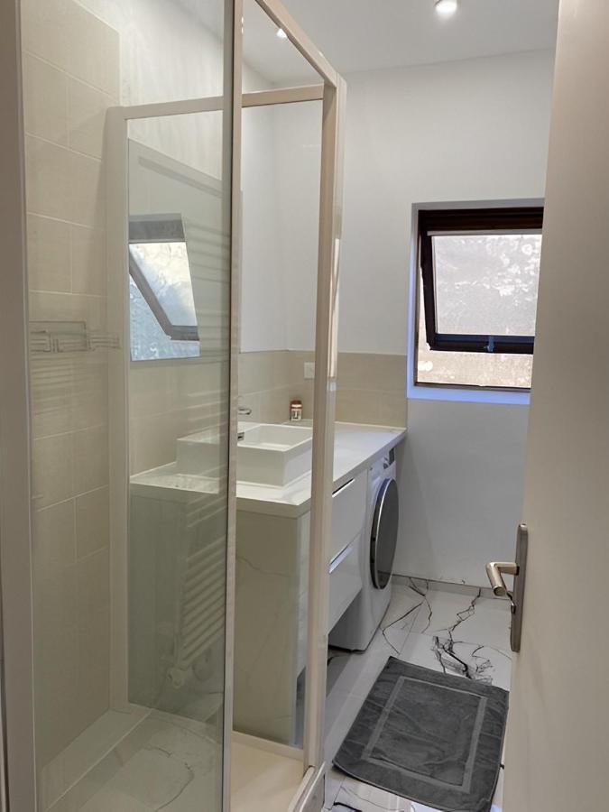 Upscale 80m2 2 Bedroom Near Champs Elysees * Paris