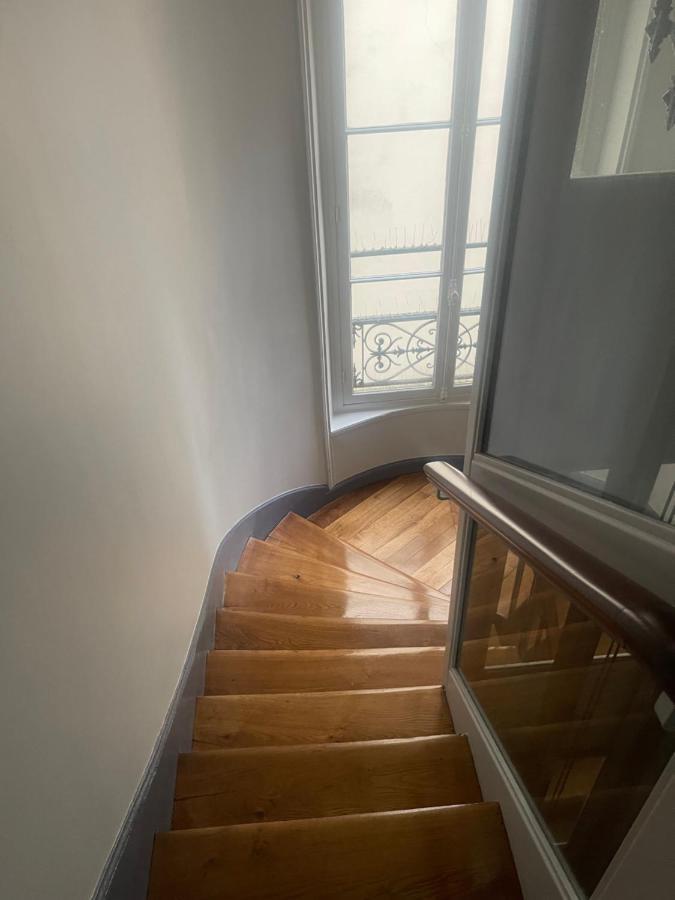 Centre Dernier étage Vue Ascenseur Appartamento Parigi