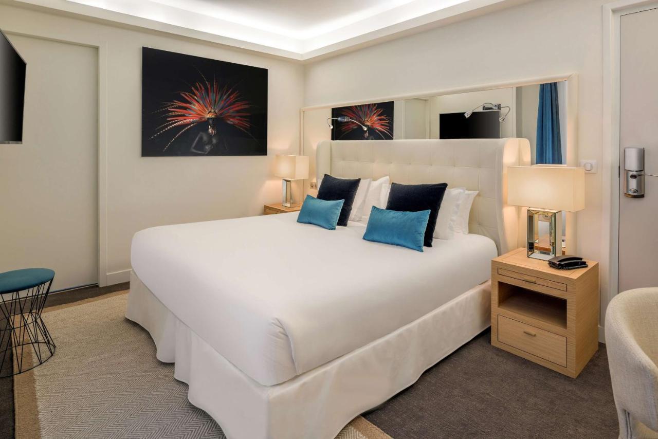 Camille Tapestry Collection By Hilton Parigi